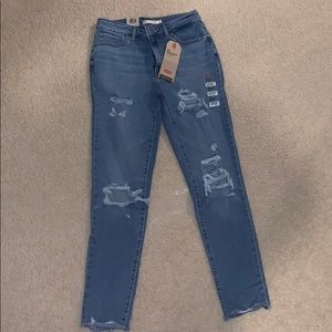Levi’s 721 High-Rise Ankle Skinny